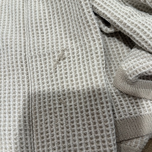 Giorgio Armani Beige and White Knit Sweater - Picture 7 of 7